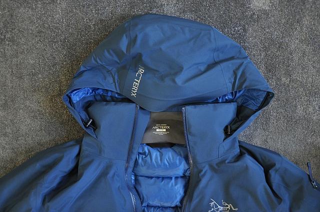 Arc’teryx始祖鳥保暖夾克開箱，一件可以穿去滑雪的羽絨服