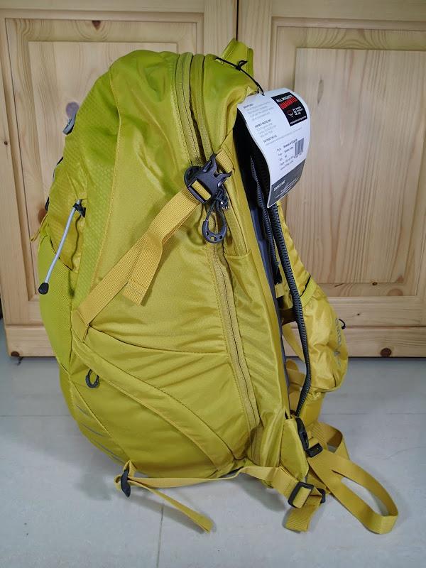 Osprey小鷹Momentum 34通勤電腦包開箱，通勤戶外兩相宜