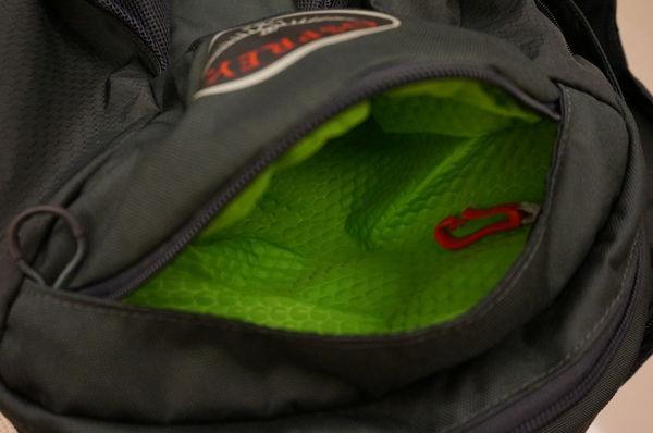 短途旅行怎么選擇背包?看這款小鷹Osprey Farpoint旅行背包