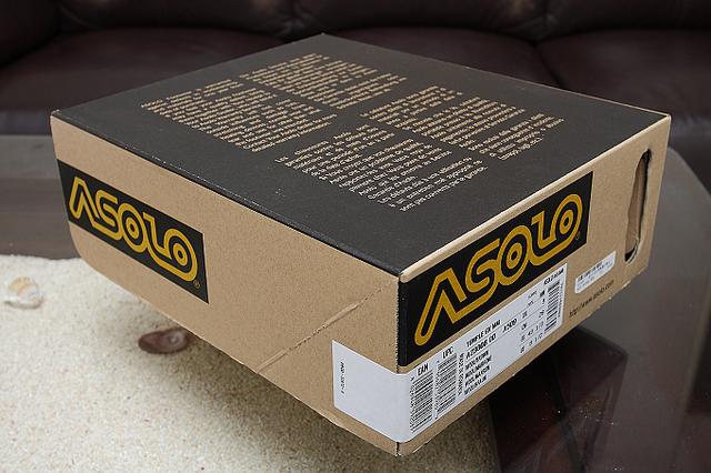 我的第一雙阿索羅Asolo戶外登山鞋開箱,還沒有穿出去實際評測