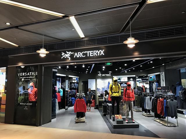 Arc’teryx始祖鳥保暖夾克開箱，一件可以穿去滑雪的羽絨服