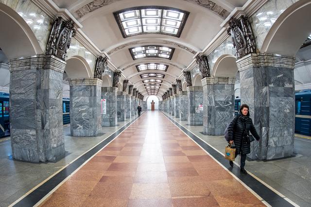 去俄羅斯旅行，用魚眼鏡頭記錄視野下的銀白世界