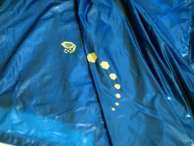 Mountain Hardwear山浩輕量皮膚風衣開箱,輕的你感受不到