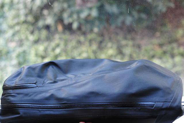 Arc'teryx除了戶外背包，還有高端雙肩筆記本電腦背包