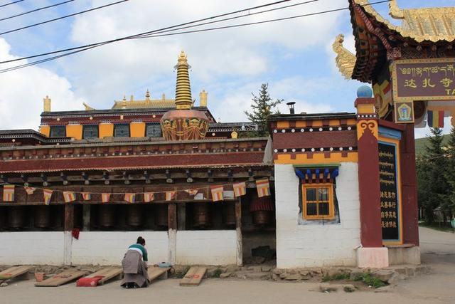 去甘南旅行度假,一路向西越遠越美的風景