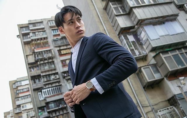 Garmin佳明vívomove HR指針式智能運動手表實戴分享