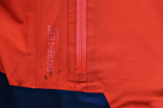 戶外裝備輕量化，Haglofs火柴棍沖鋒衣開箱測評