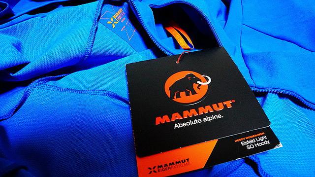 買了件Mammut猛犸象艾格極限軟殼,簡單開箱