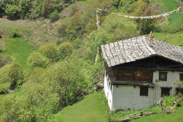 有個地方叫雨崩村,不去天堂就去雨崩徒步