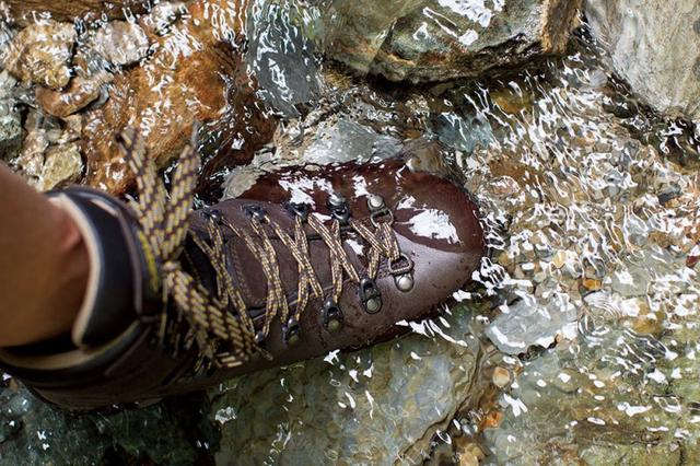 保養登山鞋的重要性，推薦一款清洗戶外裝備的好幫手
