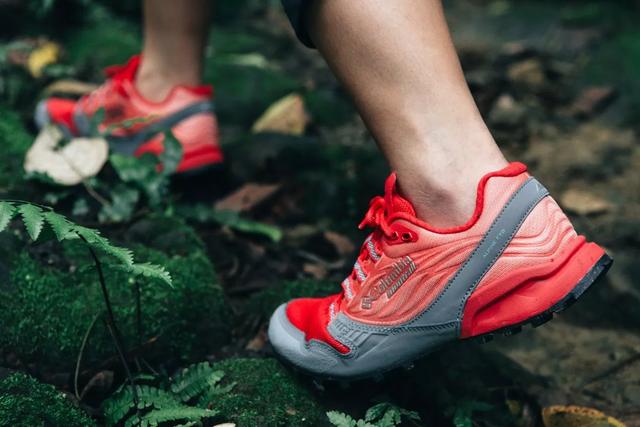 穿著Columbia哥倫比亞,戶外泡溫泉讓你放松回歸大自然