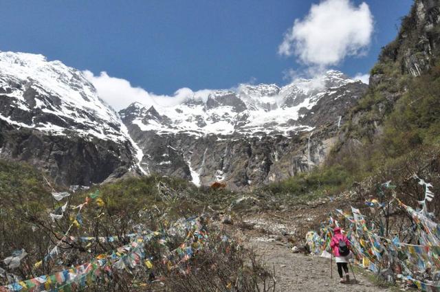 有個地方叫雨崩村,不去天堂就去雨崩徒步