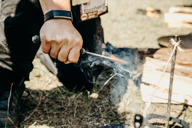 戶外活動帶直刀還是折刀？