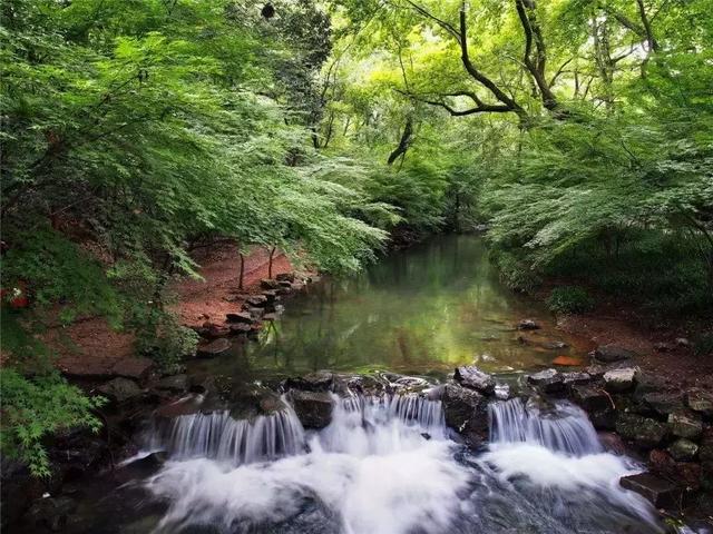 五一拼假攻略出爐,附上這10條經(jīng)典徒步路線