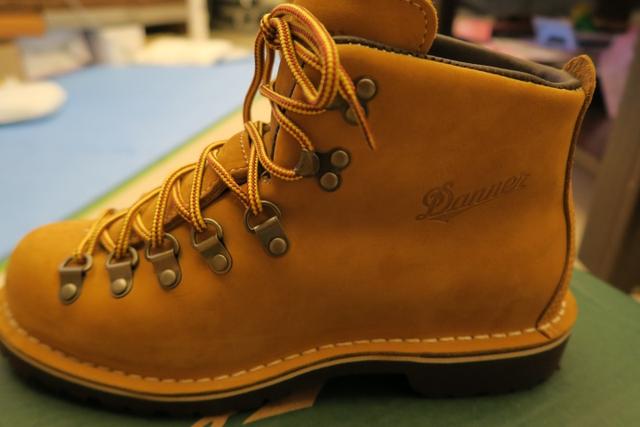 礦工家的潮鞋,丹納Danner戶外徒步靴開箱