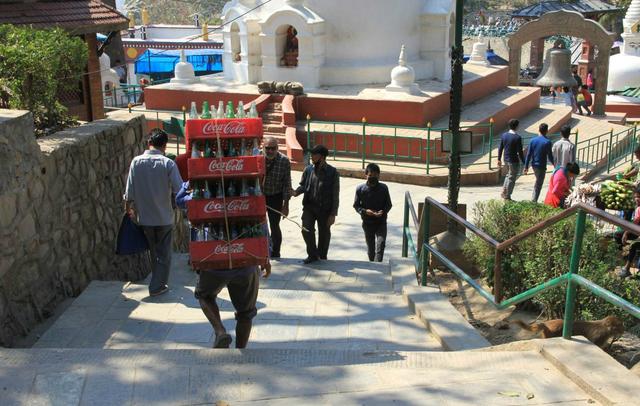 珠峰的向導與背夫,揭秘夏爾巴人的“特殊”日常生活