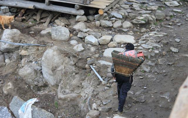 珠峰的向導與背夫,揭秘夏爾巴人的“特殊”日常生活
