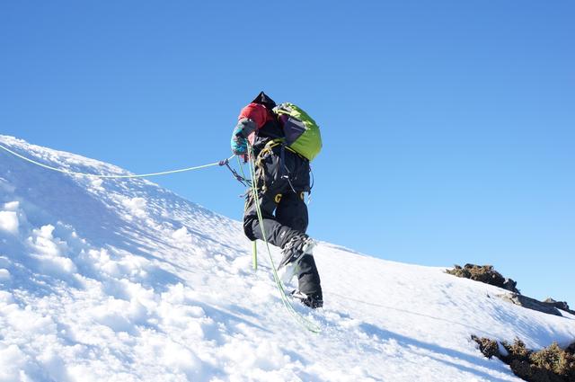 山難事件，關于戶外迷路，墜崖，高反都該怎么辦？