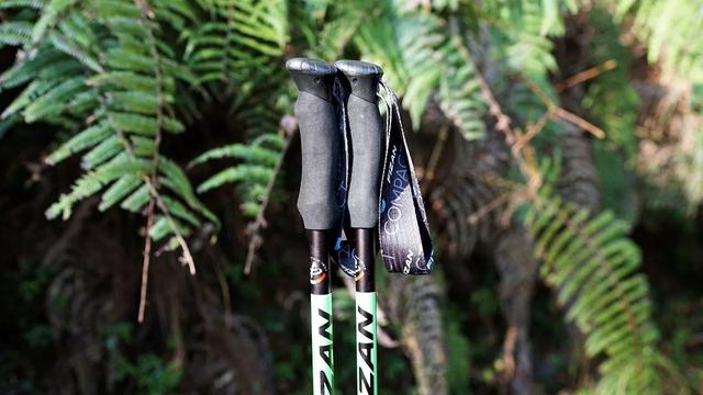 終于擁有了一對讓自己很滿意的登山杖，曬曬新入的Fizan登山杖