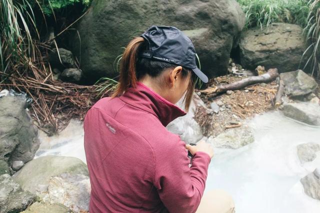 穿著Columbia哥倫比亞,戶外泡溫泉讓你放松回歸大自然