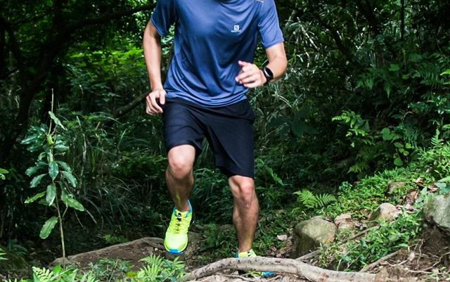 穿著Salomon薩洛蒙越野跑鞋開箱體驗,享受運動正當時