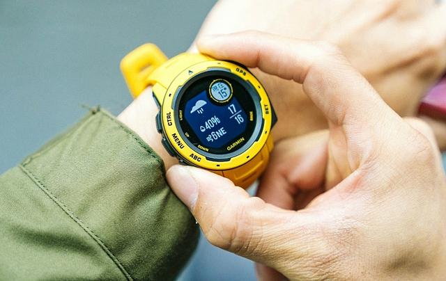 Garmin佳明instinct手表怎么樣，新款佳明手表開箱實戴分享