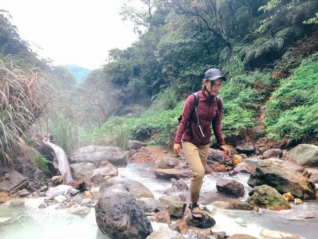 穿著Columbia哥倫比亞,戶外泡溫泉讓你放松回歸大自然