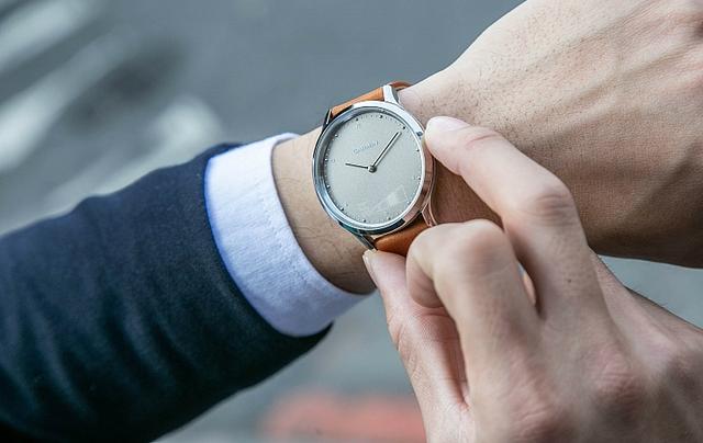 Garmin佳明vívomove HR指針式智能運動手表實戴分享