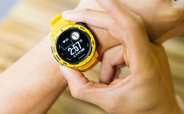 Garmin佳明instinct手表怎么樣，新款佳明手表開箱實戴分享