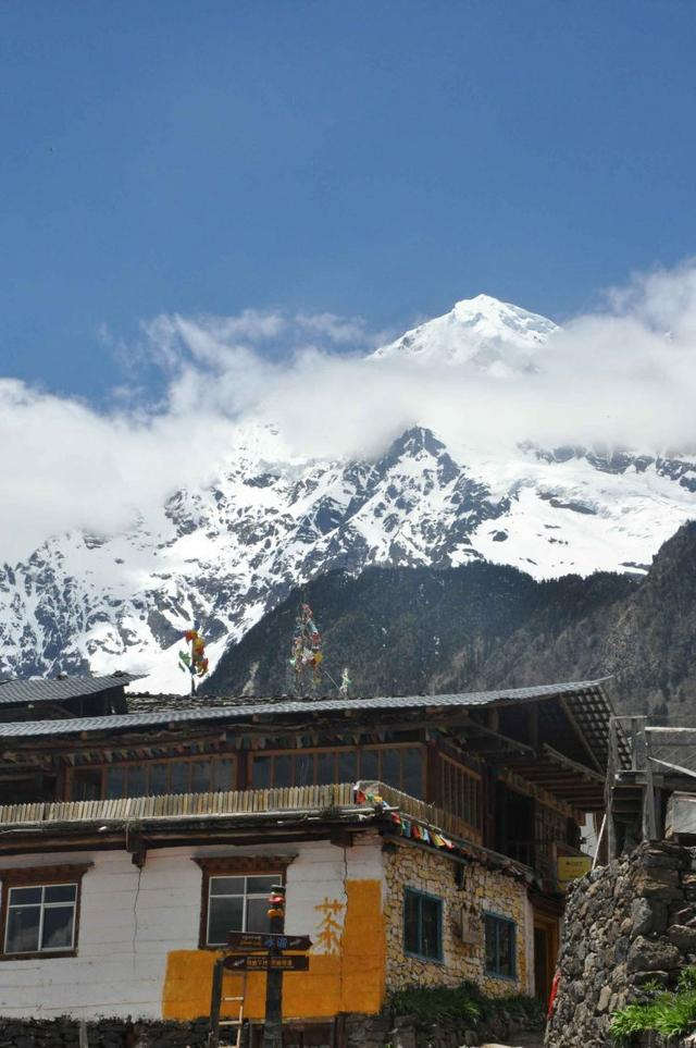 有個地方叫雨崩村,不去天堂就去雨崩徒步