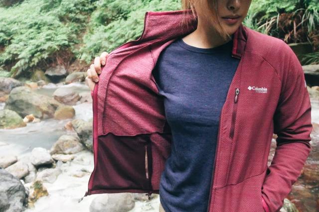 穿著Columbia哥倫比亞,戶外泡溫泉讓你放松回歸大自然