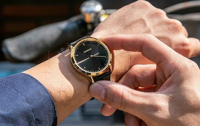 Garmin佳明vívomove HR指針式智能運動手表實戴分享