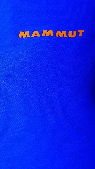 買了件Mammut猛犸象艾格極限軟殼,簡單開箱