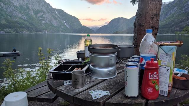 挪威徒步之旅，“惡魔之舌”露營游記