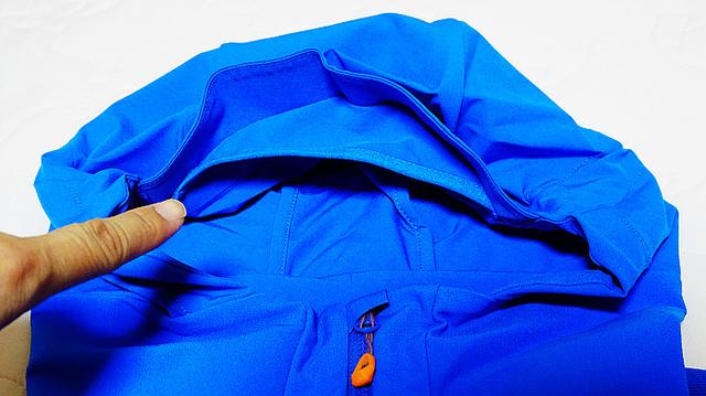 買了件Mammut猛犸象艾格極限軟殼,簡單開箱