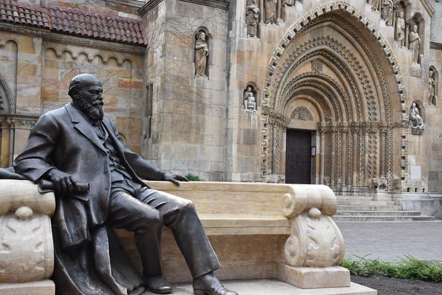 匈牙利自由行攻略,在布達佩斯一定要做的事