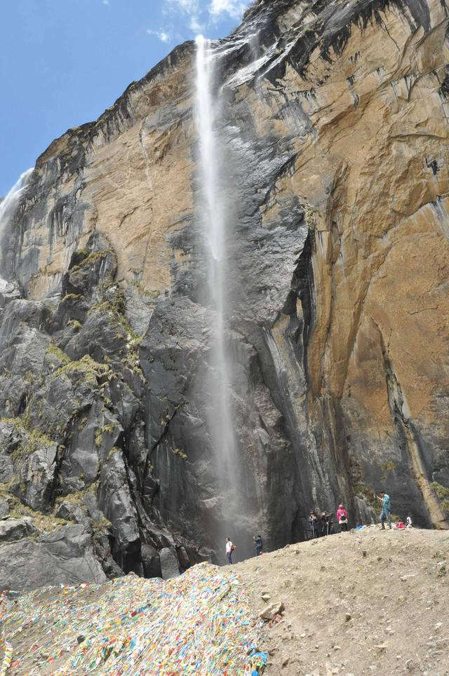 有個地方叫雨崩村,不去天堂就去雨崩徒步