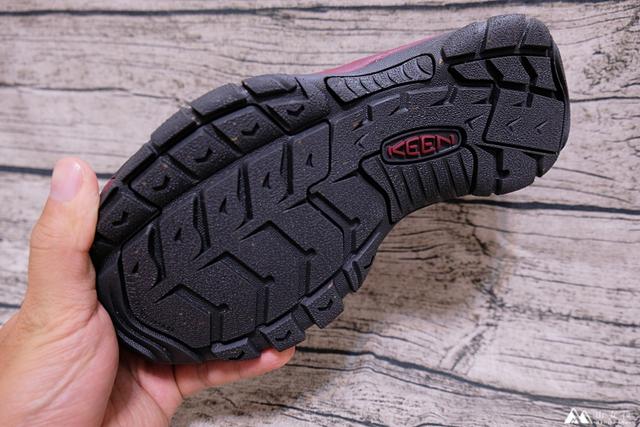 想去戶外玩水，穿一雙KEEN水陸兩用溯溪鞋必不可少