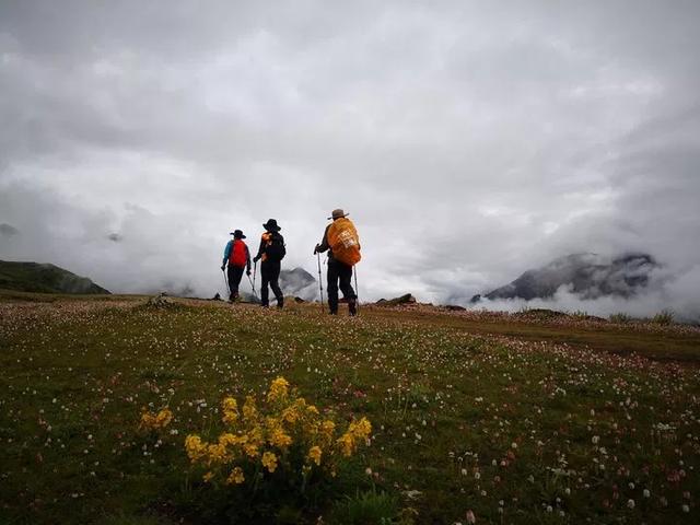 四川格聶轉(zhuǎn)山行C線游記攻略,20萬步的徒步體驗