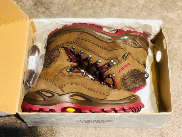 登山鞋推薦,LOWA中幫戶外鞋開箱實測心得