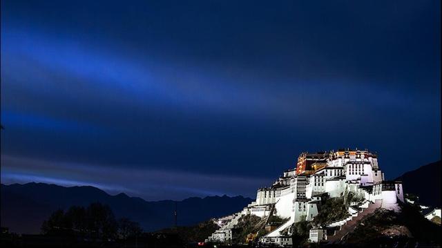 重慶到拉薩旅游指南,麻辣火鍋與世界屋脊