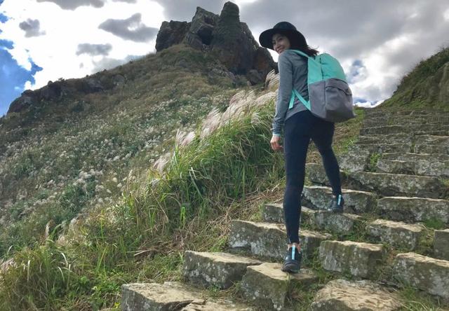 美女實測北面(The North Face)防水透氣徒步鞋