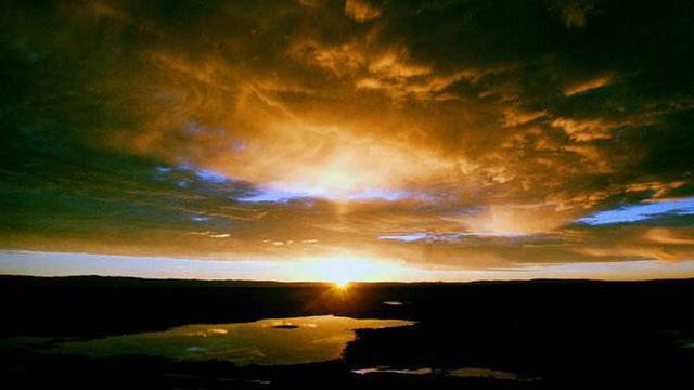 上海到拉薩旅游指南, 從東至西的文化大碰撞