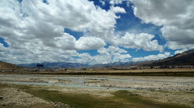 西寧到拉薩旅游指南,青藏鐵路由此開始