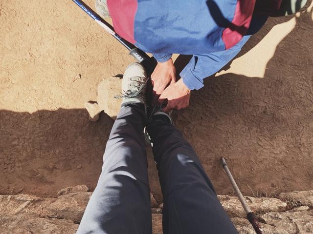 尼泊爾珠峰大本營(yíng)EBC徒步日記,戶外裝備之戶外褲、登山鞋和登山襪