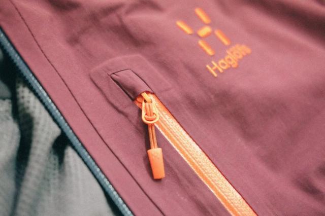 尼泊爾珠峰大本營EBC徒步日記,戶外裝備清單之沖鋒衣、棉服和保暖內(nèi)衣