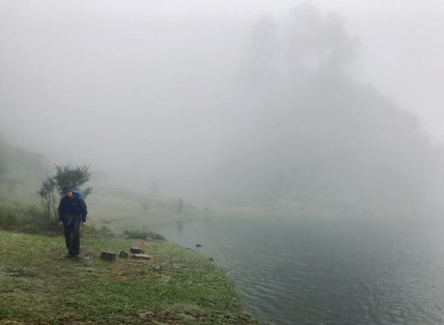 美女實測北面(The North Face)防水透氣徒步鞋