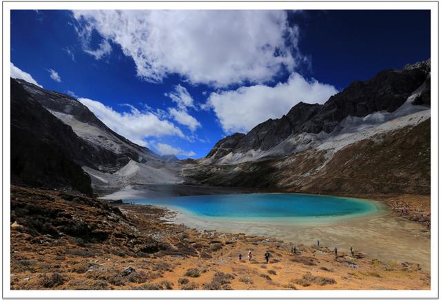 稻城亞丁牛奶海徒步攻略,探訪在海拔4500米的圣湖