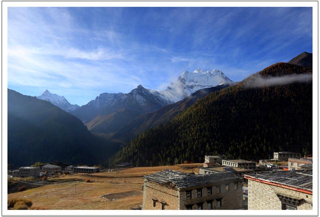 稻城亞丁牛奶海徒步攻略,探訪在海拔4500米的圣湖