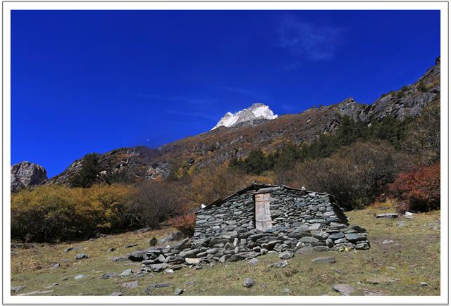 稻城亞丁牛奶海徒步攻略,探訪在海拔4500米的圣湖